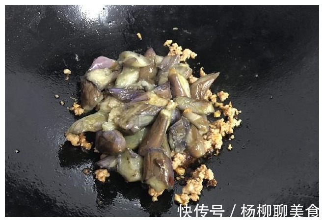 黄梅天|夏天就爱这道菜,我家隔三差五就做,入味不腻口,连汤也没剩
