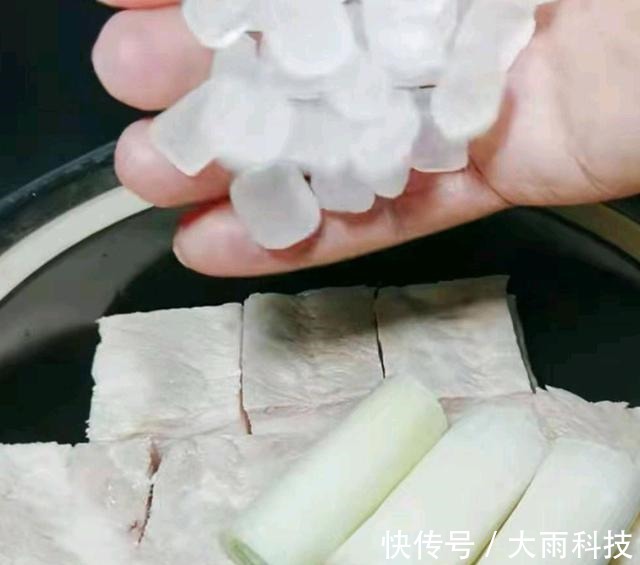 苏东坡!不用一滴水的东坡肉,火候到了自然美颜色红亮、香甜软糯如何做的