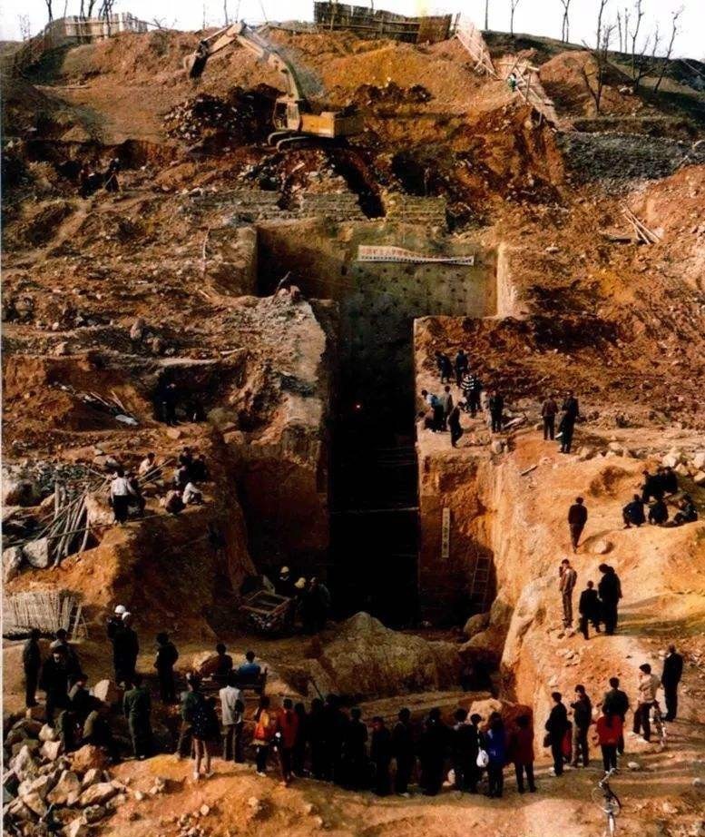 年前|今日我们讲诉的是距今1700年前的三名小孩他们到底是谁?