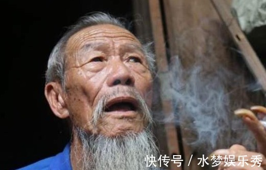吸烟|104岁老人透露长寿秘诀:既吸烟又喝酒,却唯独不“碰”这件事!