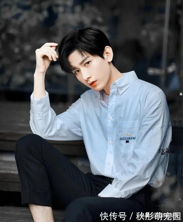 时髦|2021年男生“新发型”参考,理发师建议留这4款,时髦又减龄