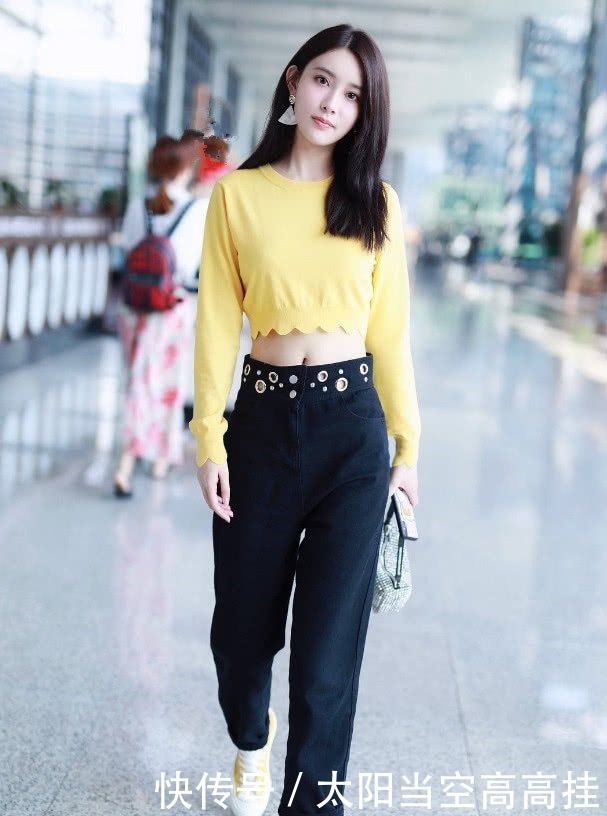 柠檬精|孟子义故意穿“童装”走机场,这漫画腰绝了,女生酸成柠檬精!