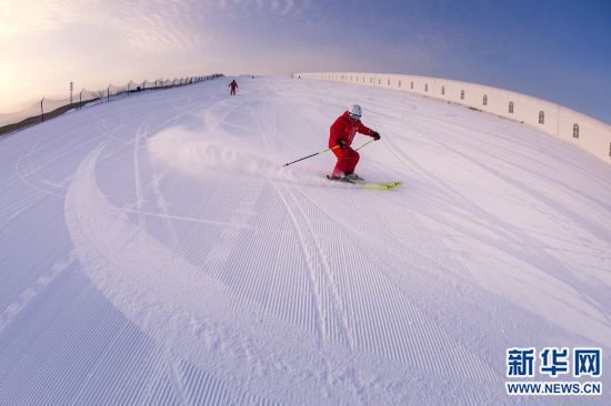 响沙湾沙漠滑雪场|沙漠雪趣