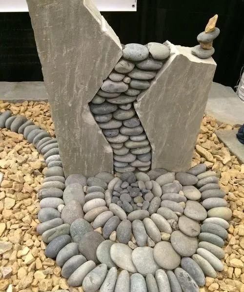 回家|石头画已经过去了,现在流行玩石贴画捡一堆石头回家,玩过瘾