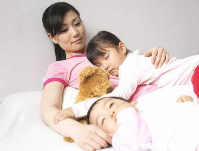 刘女士|姐弟相差20岁,一出门就这画面,妈妈看到忍不住笑了