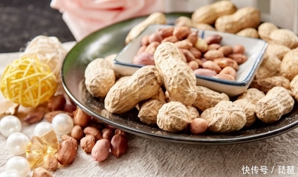 常吃花生好处有3个,但两种花生不适合吃