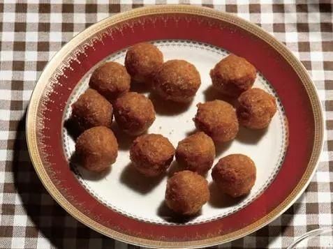 丸子|炸肉丸子时多加“这一步”,炸出来的丸子外焦里嫩,放凉也很酥脆