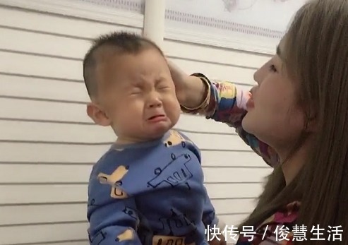 怀疑人生|“不着调小姨”忽悠娃火了,一脸淡定的娃硬是被“哄哭”了