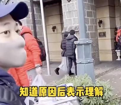 郭艾伦|两战征服日本球迷!郭艾伦被追着要签名一幕曝光:因规定婉拒