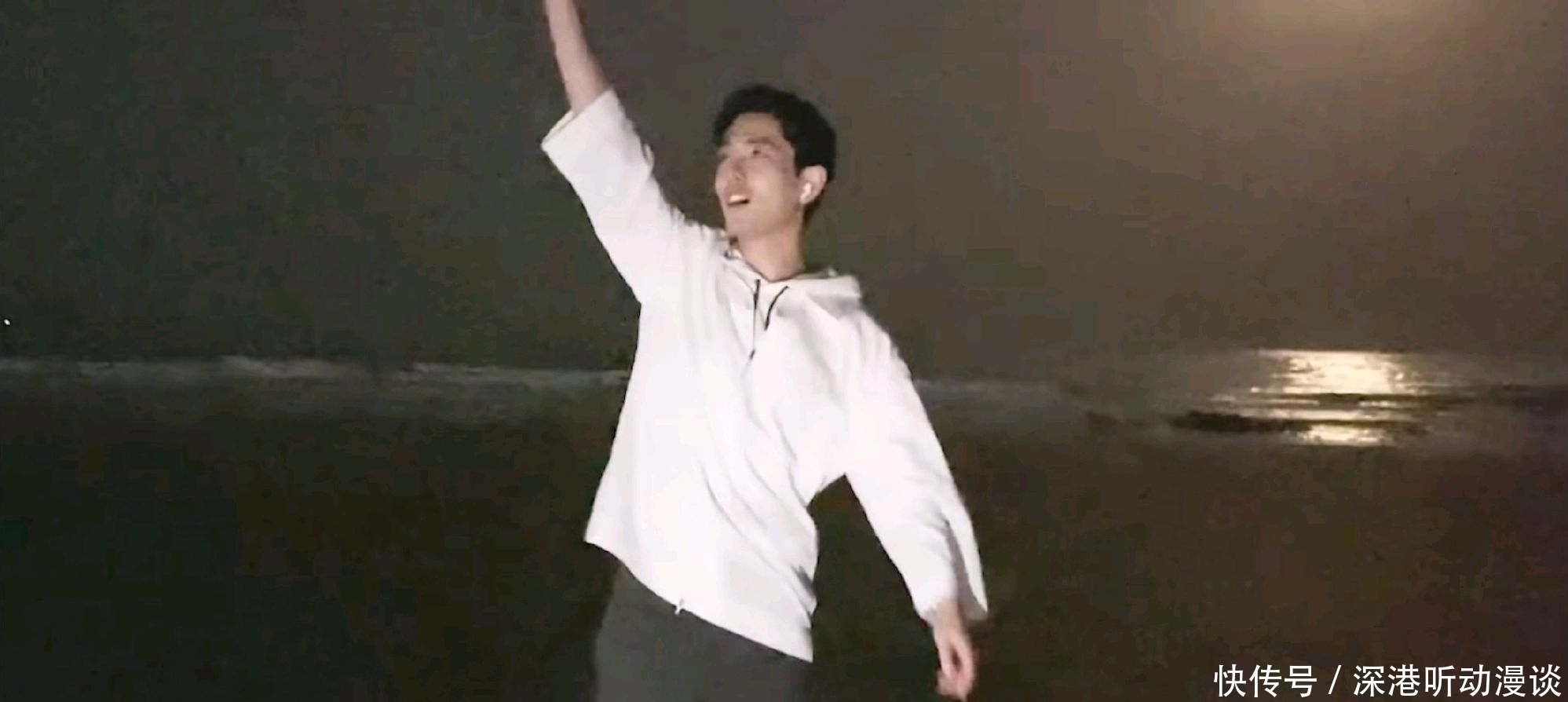 肖战登|肖战登五国热搜，看到海外虾的评论，粉丝感慨：原来大家心愿相同