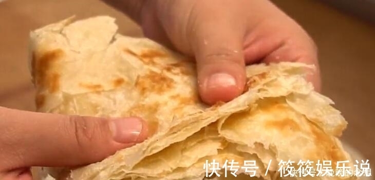 稀油酥|烙饼时,直接烙是大错特错的,少了这一步,难怪饼不筋道还很硬