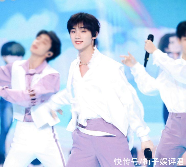 观众|观众抵制丁程鑫加入《快本》：快乐家族只认5个人