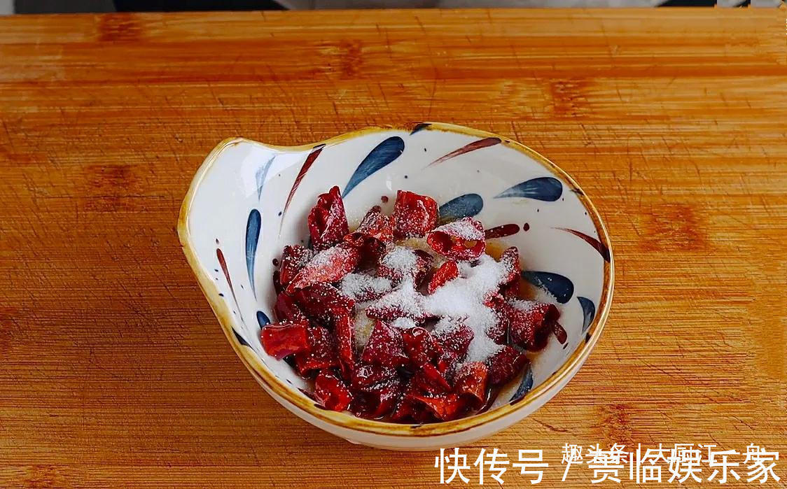 洋葱丝|怪不得饭店的凉拌洋葱那么好吃原来技巧全在这，学不会可惜了