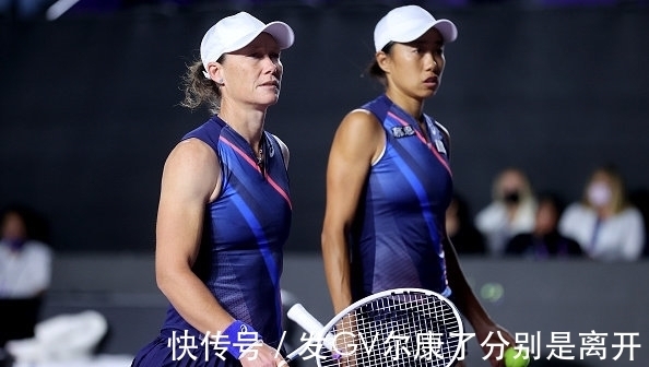 年終|三盤逆轉(zhuǎn)贏球！張帥斯托瑟擊退2號(hào)種子，迎年終總決賽首勝！