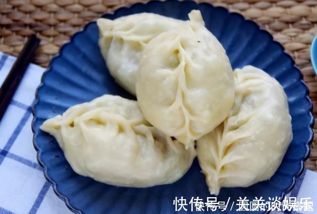 面团|每年冬天，我家必做这素馅包子，5块钱蒸一锅，暄软馅香营养高