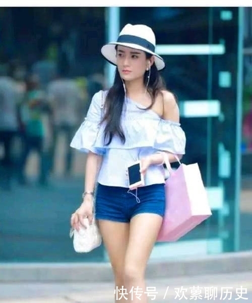 街拍,成熟美丽的姐姐与可爱的靓装小美女,哪位才是你心中的最爱