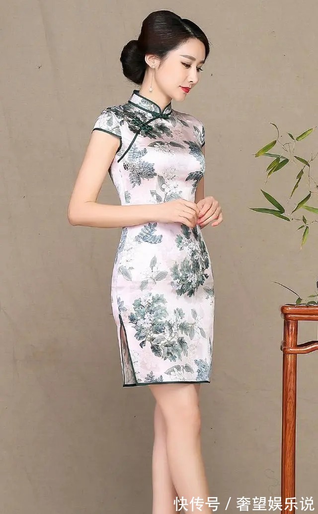 真丝|凸显饱满身姿的真丝短款旗袍，你被迷住了吗？