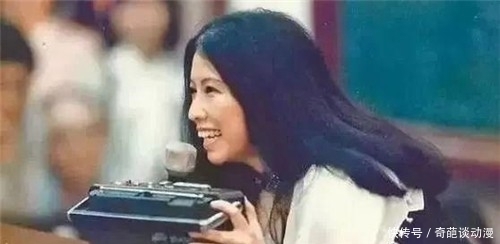 三毛真实的撒哈拉之旅:过得像乞丐一样,日用品全靠捡,只有爱情