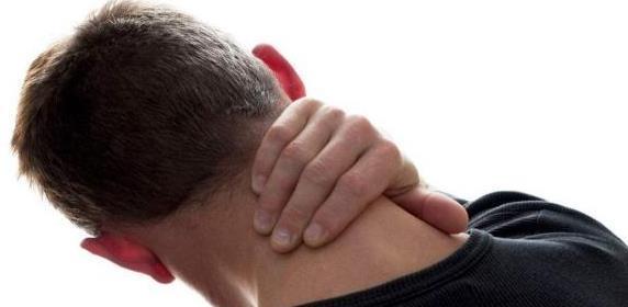 颈部|对于50岁以上的男性,身体2处不“变大”,意味着你还很健康!