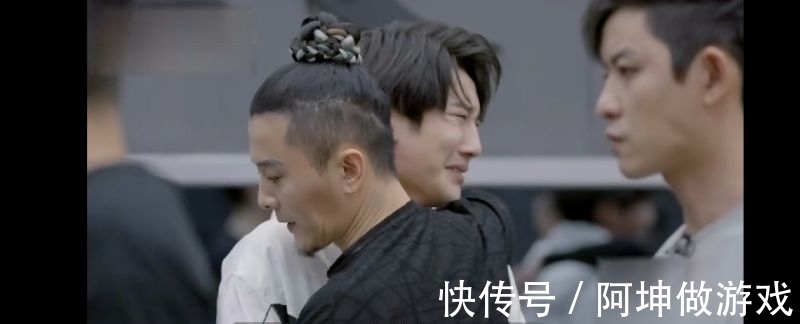 乘风破浪的姐姐|人气最低！敖犬不主动退出被骂到上高位热搜！微博评论区沦陷！