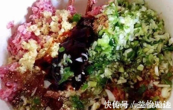 素菜|拌饺子馅时，有人放热油有人放香油，大厨都不对，不懂别乱放！