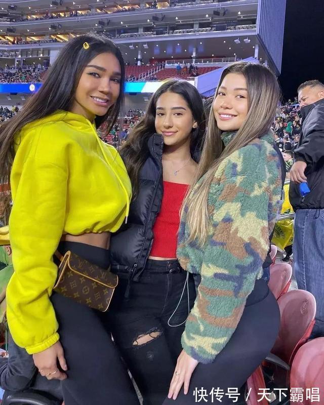 t恤 朴素的正装,不同的搭配,展现不同的美感