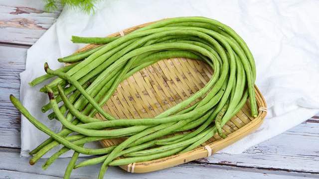满嘴|夏天吃这馅的饺子,又鲜又嫩,满嘴留香,比韭菜茴香都好吃