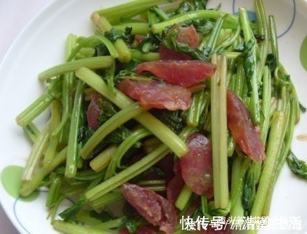 胡萝卜素|炒芹菜时加一宝，女性常食，血管畅通了，子宫干净了，皮肤更好！
