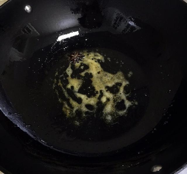 大虾除了煮着吃,还有一道经典做法,春节家宴露一手,全家都爱