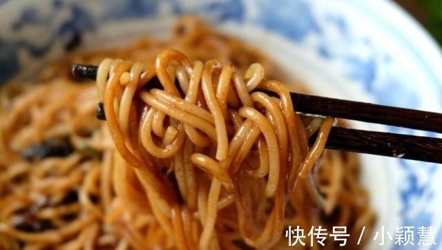 葱油|葱油面好吃不难做, 掌握住方法就能做出一碗色香味俱全的葱油拌面