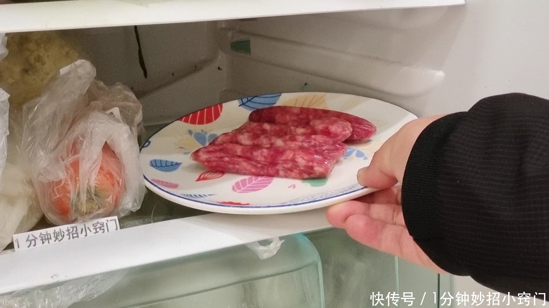 保存香肠,直接放冰箱用水洗都错了!教你一招,放1年也不坏