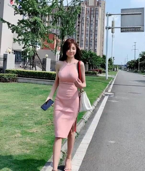 美女|街拍小姐姐,赶时髦的时尚美女,在镜头前低调又不失内涵