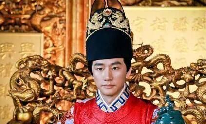 甲胄|上联螃蟹浑身甲胄4岁神童对出绝佳下联,皇帝你有宰相之才