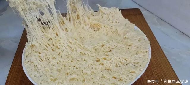面包|1斤红豆,3勺面粉,擀一擀烙一烙,做出创意烧饼,比面包香甜好吃!