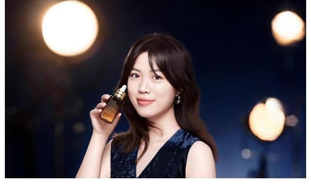 楊倩久違亮相！素顏穿吊帶褲，胖得快認(rèn)不出，斥資30萬建立基金