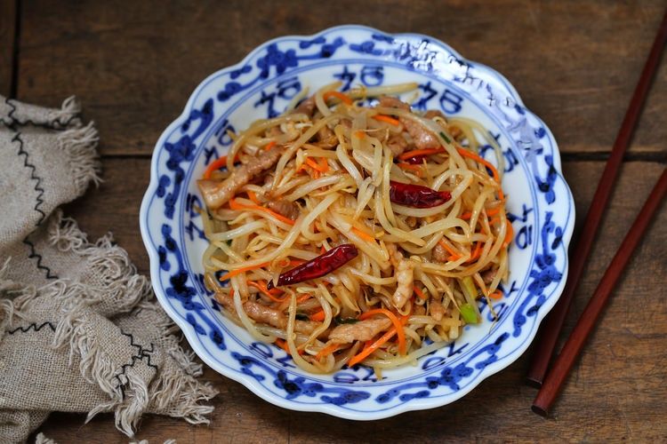 绿豆芽|豆芽正确炒法，锅底不下汤，清脆爽口不油腻，补充维生素对身体好