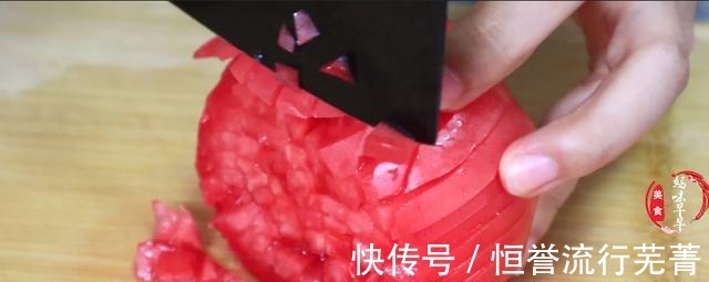 小丁|冬瓜别炒着吃了,教你特色做法,我家一周吃5次,好吃解馋又营养!