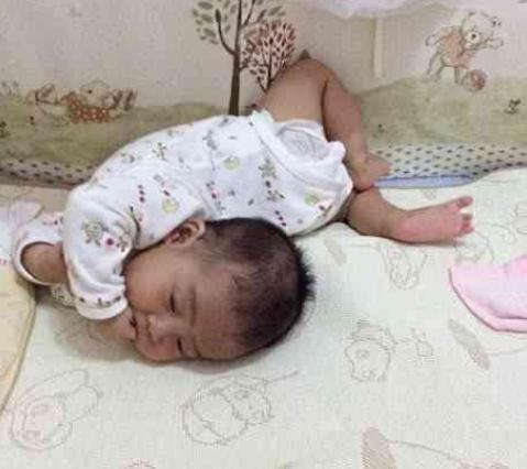 奇趣|萌娃们的“奇趣”睡姿,一个比一个厉害,还没看到最后就笑到扶墙