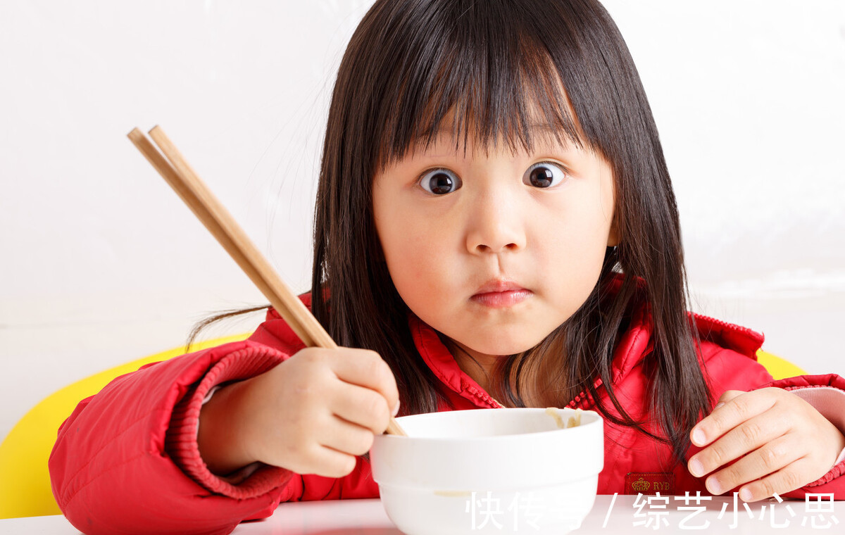 积食|3种调味品比糖和盐还伤脾胃，做菜时少放，以免孩子积食，长不高