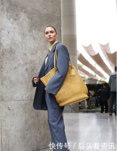 搭配|奔四女人想时髦,今年冬天不要拒绝“烟管裤”,舒适显瘦还高级