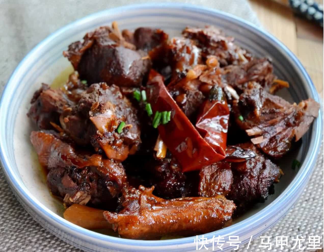 红烧口蘑|每年冬至家人天天要吃的爽口菜,寓意平安顺遂,一年顺风又顺水