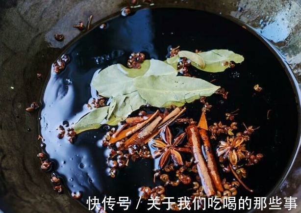 鲜嫩|厨师长：调肉馅要“油水多，1料不能放”，鲜嫩多汁，香浓没腥味