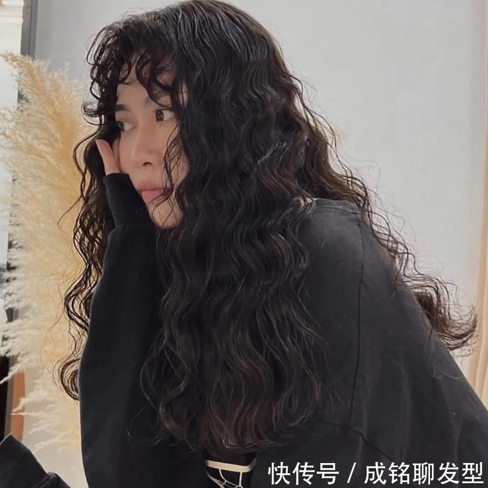 小姐姐 今年最火的三种烫发,巴西卷、法式卷和羊毛,也是容易翻车的发型