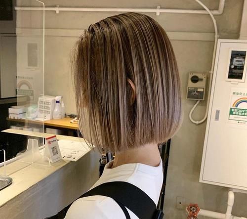 发型灵感：懒人好整理的直发，也可以充满空气感！