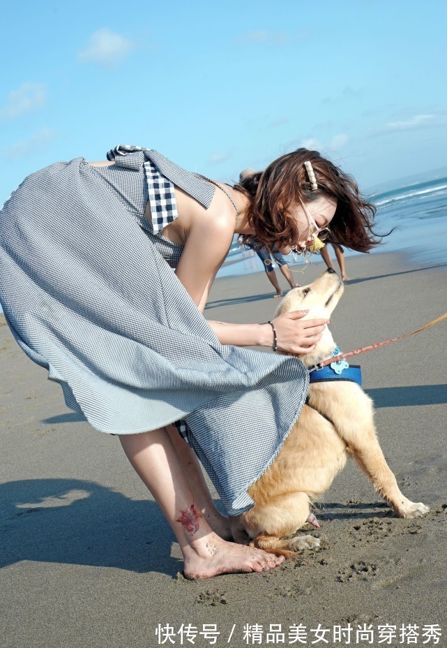 旅游|一款仙气飘飘的旅游海滩度假连衣裙，让你留住永不消失的风采