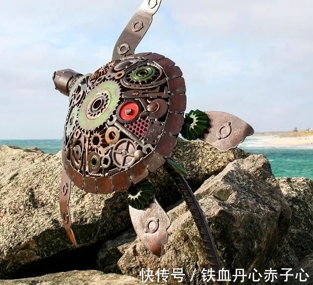 朋克感&草根艺术家用260个小时,打造废品雕塑,机械朋克感十足