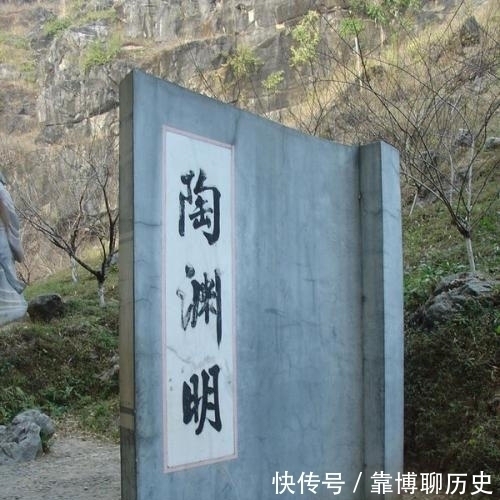 文物局!农民无意间发现一块石碑,上报博物馆,专家从石碑上发现一秘密!