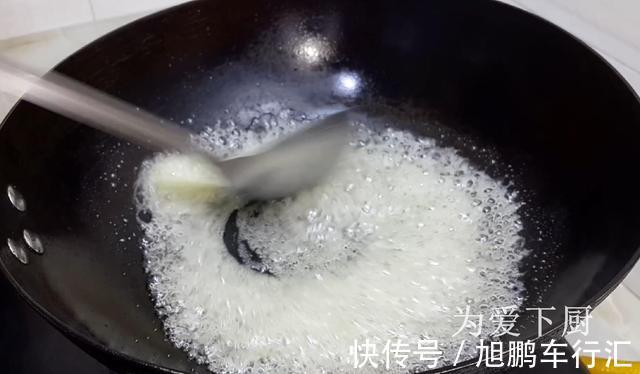 保鲜膜|面粉别炸油条了,锅里炒一炒,个个焦脆又香甜,一口一个真过瘾