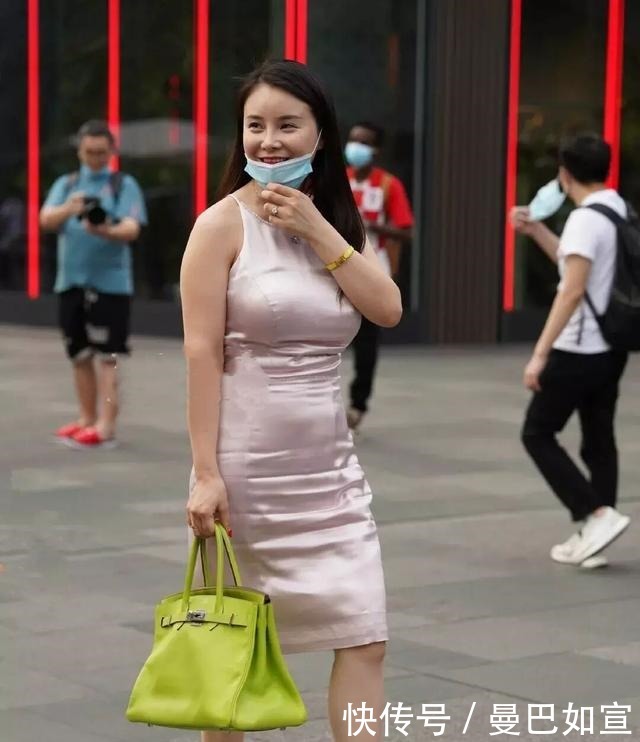 膀大腰圆|“膀大腰圆”别乱穿,失去了穿搭核心,只会让你手忙脚乱!