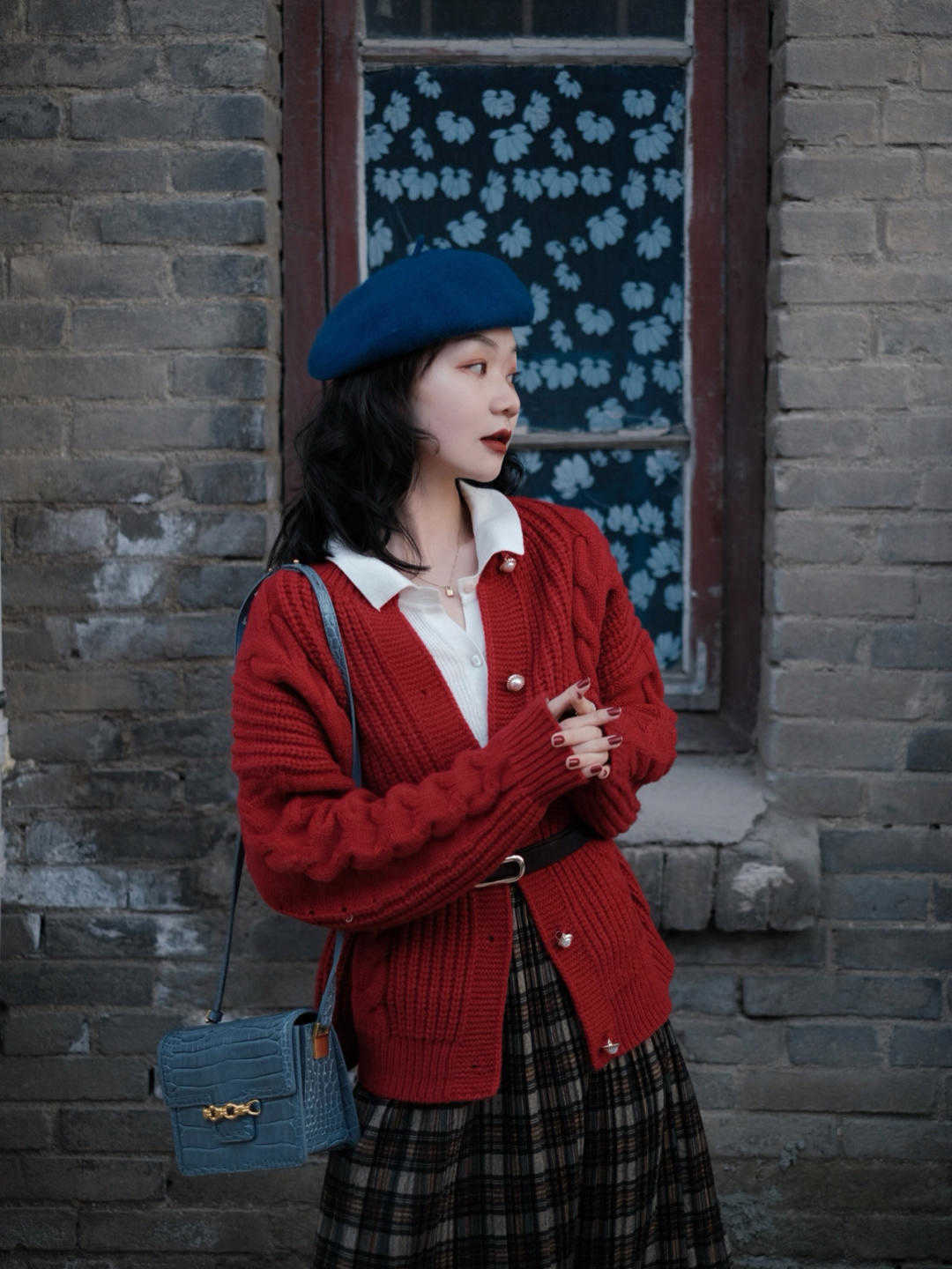 穿搭|今年流行红色毛衣,搭配半裙,裤子都气质,简约还高级